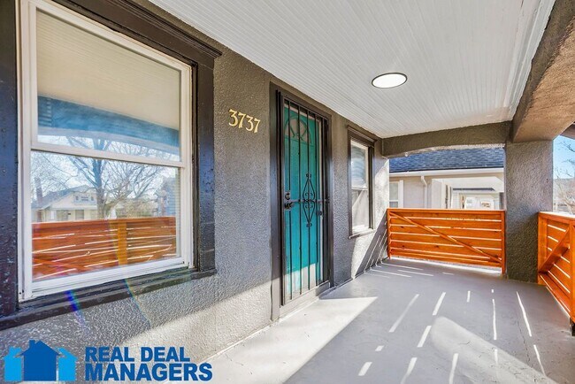 Building Photo - Charming Kansas City Rental with Spacious ...
