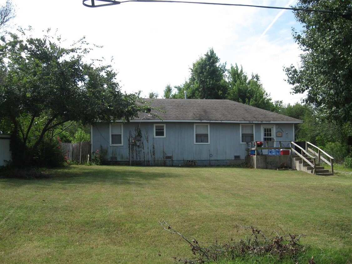 Primary Photo - 10928 NE 19th St