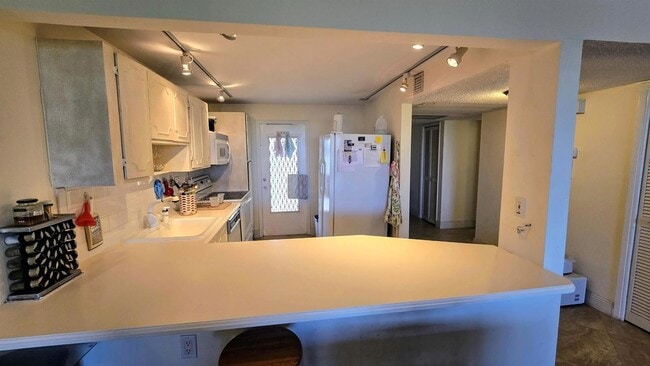 Photo - 3100 N Course Ln Apartment