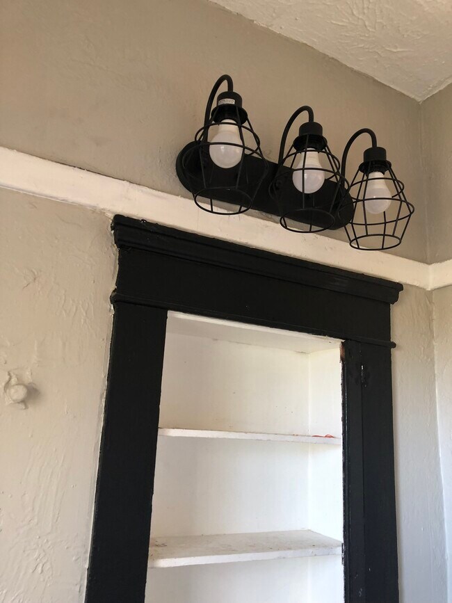 Foto del edificio - 1830 Mannering Rd