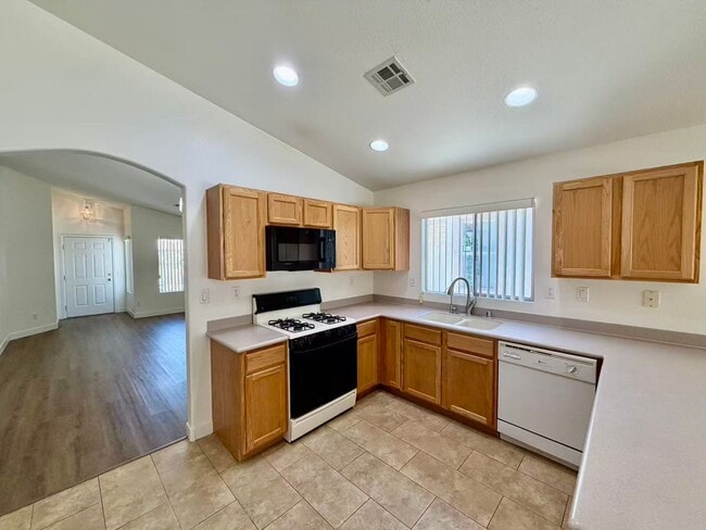 Building Photo - 11061 Cusumano Ct