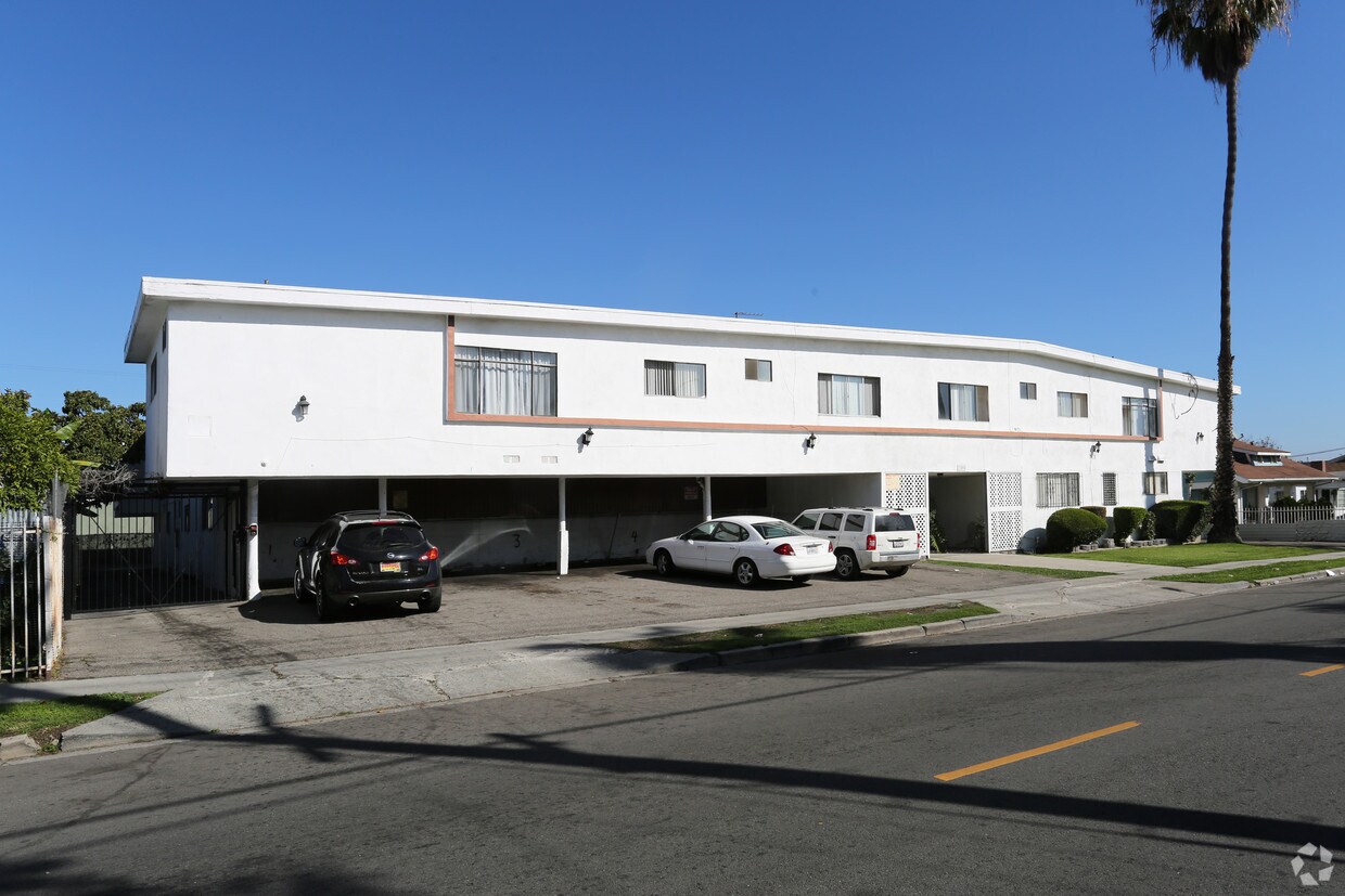 Primary Photo - 3205 W 60th St