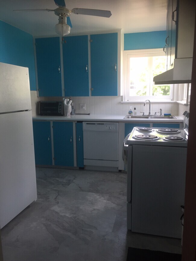 Kitchen - 5 Ohio Ave