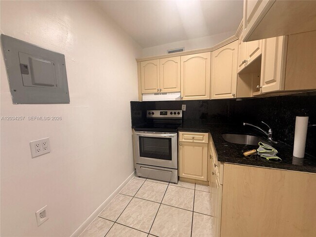 Foto del edificio - 1860 SW 22nd St