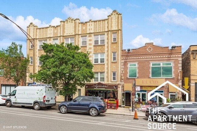 Foto del edificio - 2649 N Kedzie Ave