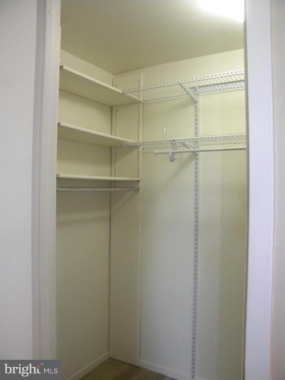 Foto del edificio - 10300 Bushman Dr