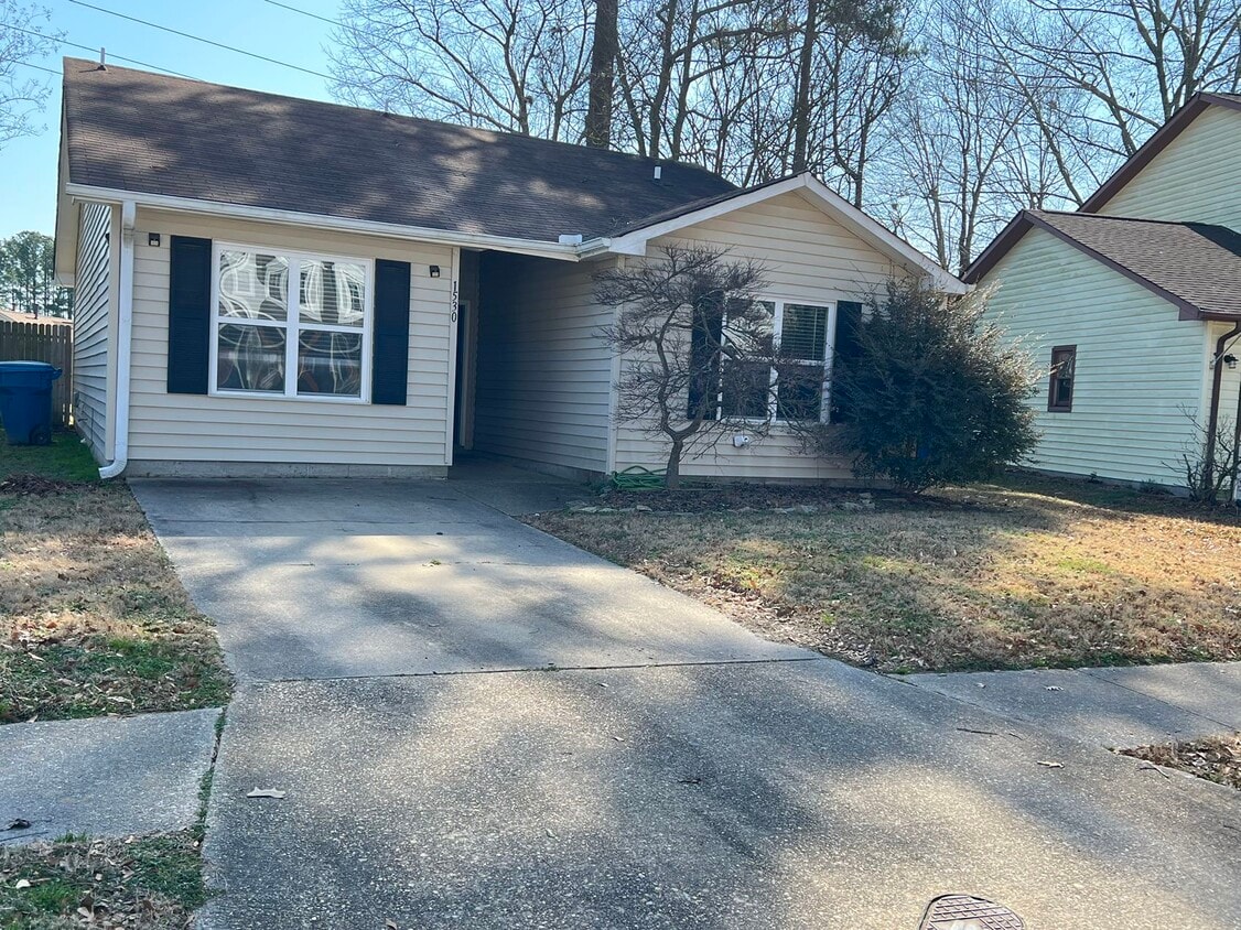 Building Photo - 1530 Hummingbird Ln