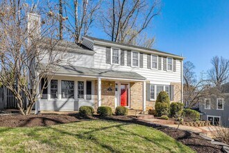 Building Photo - 2015 Freedom Ln