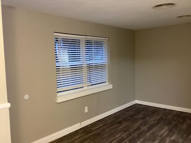 Foto del edificio - 2633 Oakley Ave 3BR/1BA (Kettering)