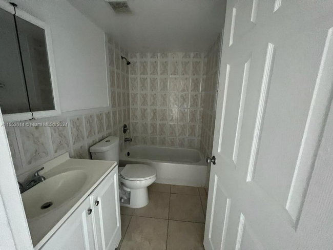 Foto del edificio - 11000 SW 200th St