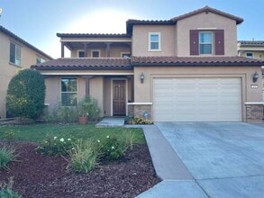 Building Photo - 438 Cota Ln