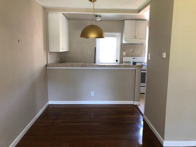 Foto del edificio - 502 N Rosemary Ln