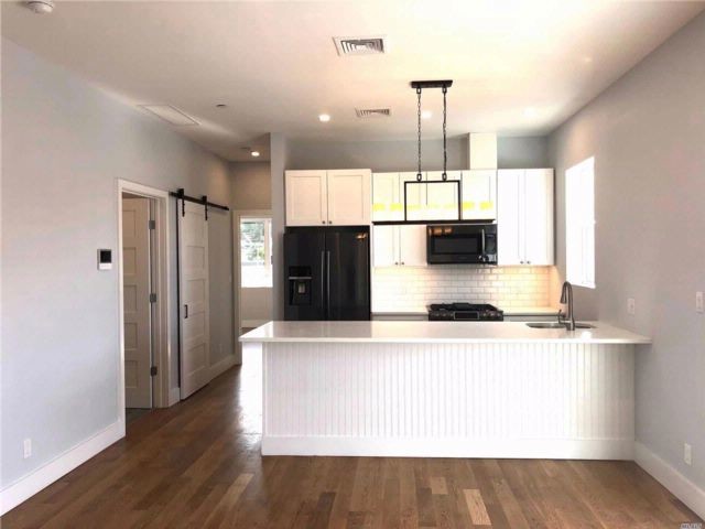 Foto principal - 37-31 58th St