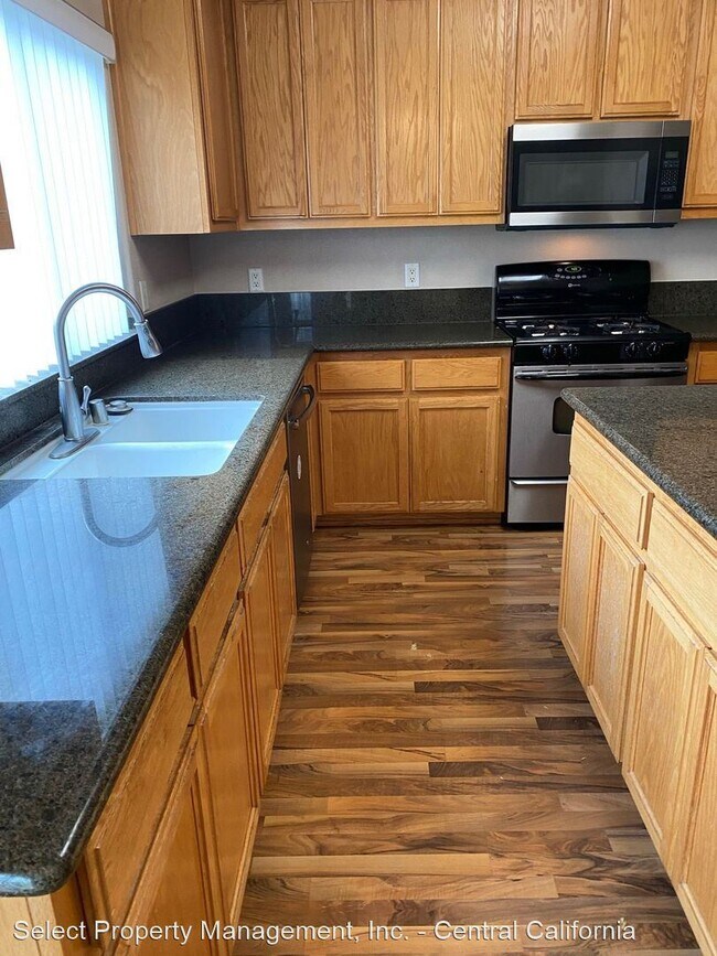Foto del edificio - 3 br, 2.5 bath House - 961 Sunset Meadows St
