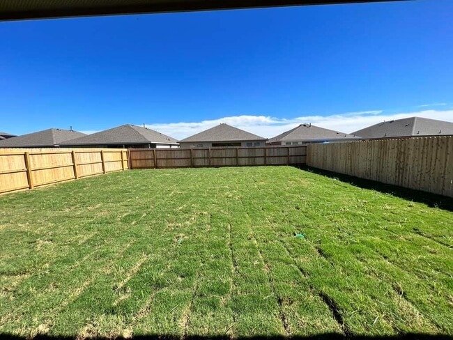 Foto del edificio - 2409 Dog Leg Ln