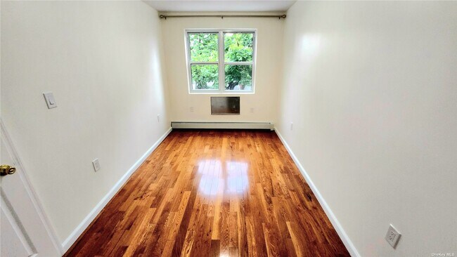 Building Photo - 4812 58th Ln