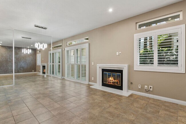 Foto del edificio - Bright and Spacious 2-Bedroom, 2.5-Bath Townhome in Rancho Niguel