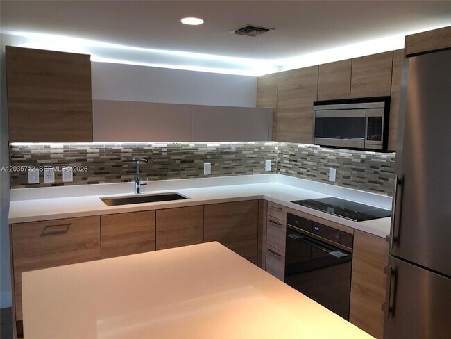 Foto del edificio - 16385 Biscayne Blvd