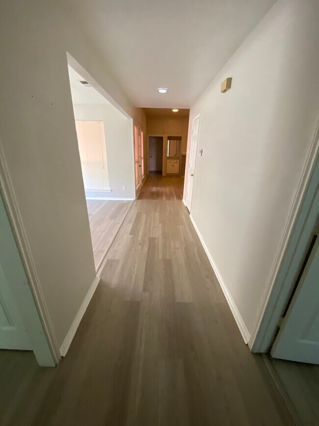 Building Photo - 13110 Fall Manor Dr