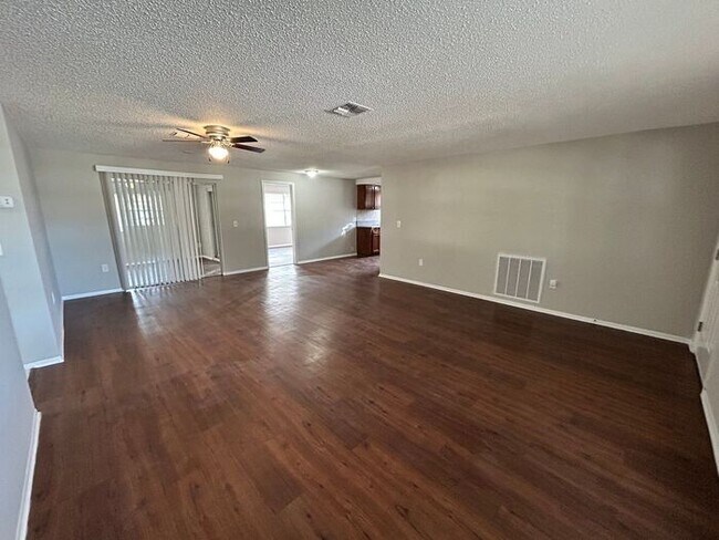 Foto del edificio - 7316 Nova Scotia Dr