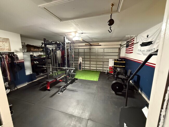 Building Photo - Cano Lane