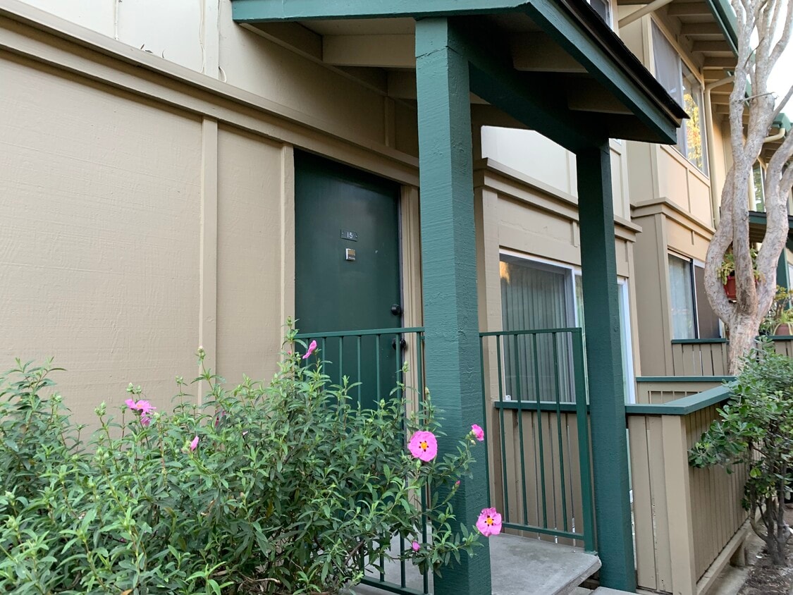 389 Half Moon Ln, Daly City, CA 94015 Townhome Rentals in Daly City