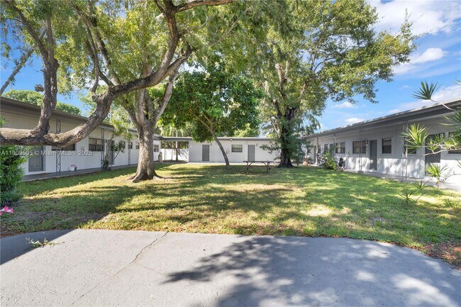 Foto del edificio - 13390 NE 6th Ave