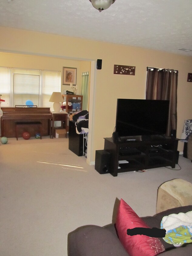 Primary Photo - 16322 Elkhorn Ln