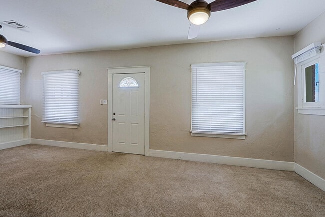 Building Photo - 841 N 9th Ave