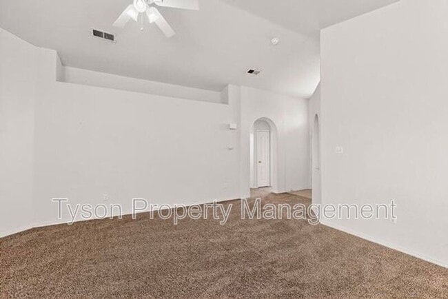 Building Photo - 629 Sunny Meadows Dr