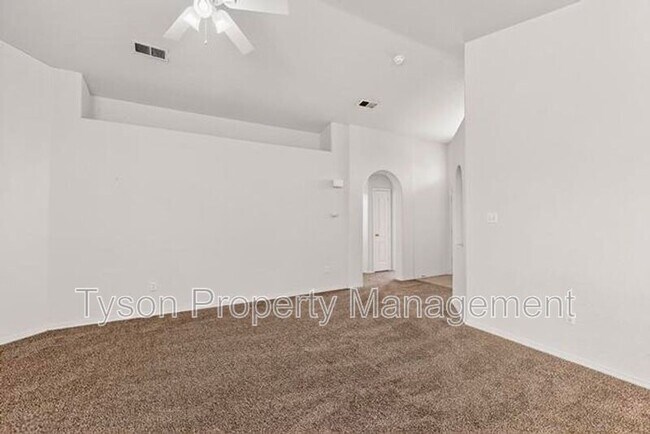 Foto del edificio - 629 Sunny Meadows Dr