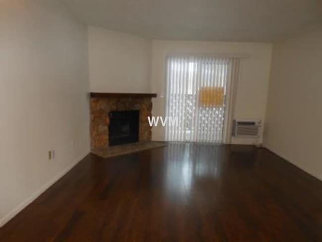 Photo - Knollwood Condos near Mississippi and Cham...