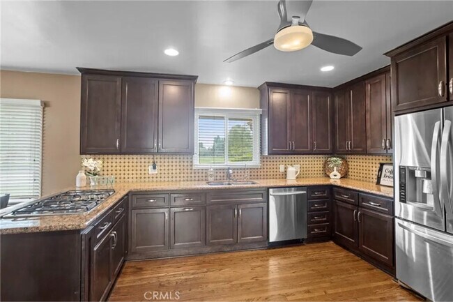 Foto del edificio - 528 E Parkdale Dr