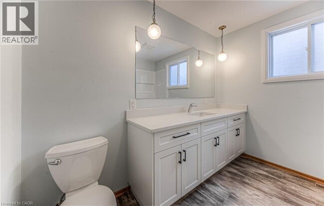 Photo du bâtiment - 17 Roosevelt Ave