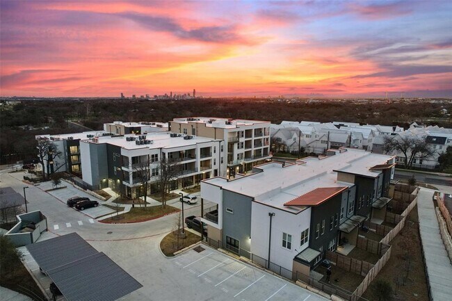 Foto del edificio - 4801 Springdale Rd