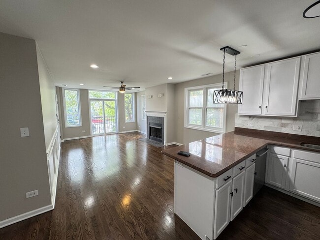 Building Photo - 5438 S Indiana Ave