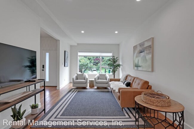 Foto del edificio - 2 br, 1 bath House - 2427 NW Savier St