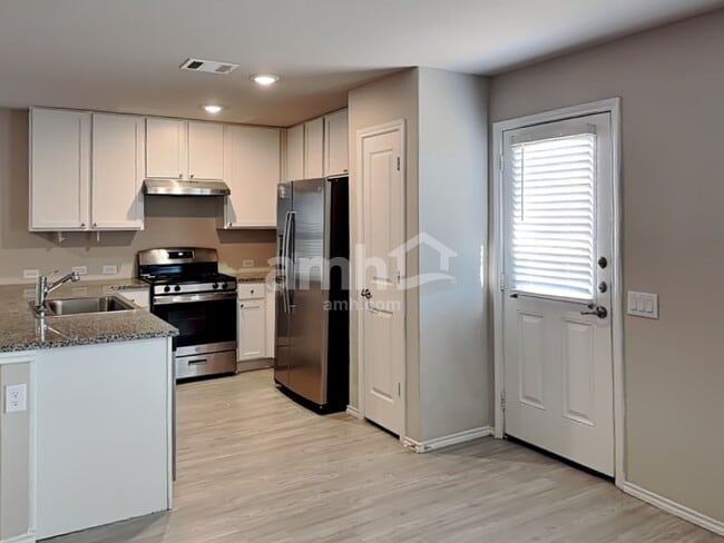 Building Photo - 7330 Rosada Way