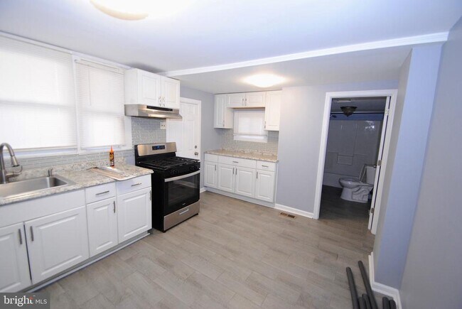 Foto del edificio - 414 Lawrence St