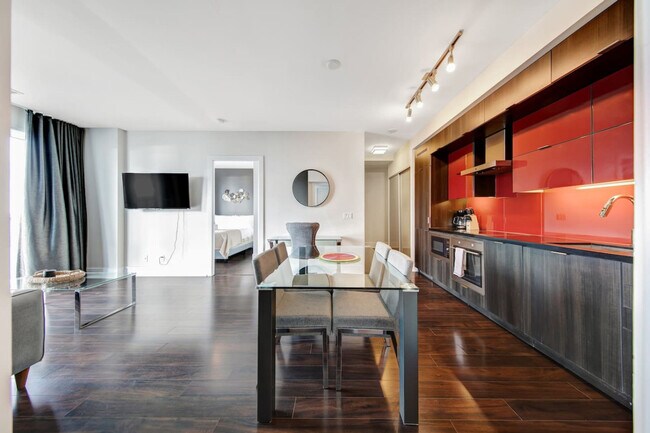 Building Photo - 300 Front St W