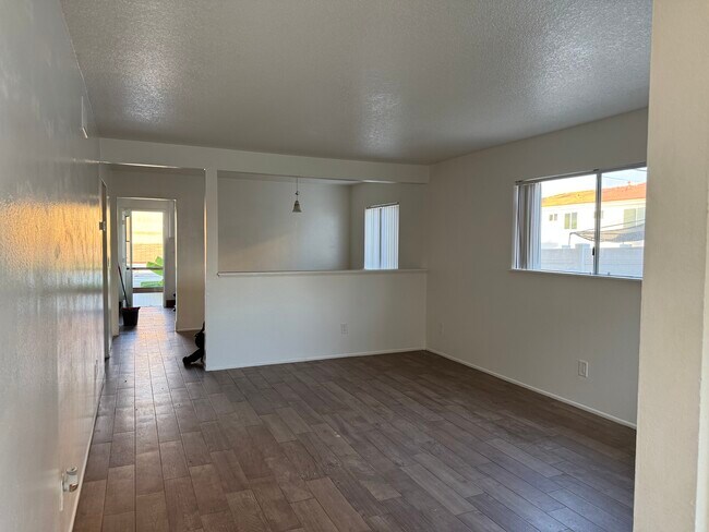 Foto del edificio - 7741 Newman Ave