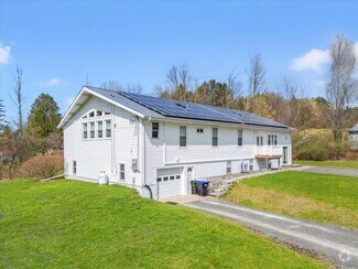 Building Photo - 1205 Tracy Creek Rd