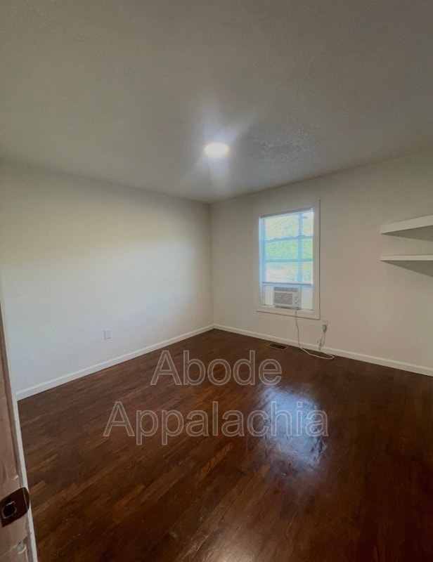 Foto del edificio - 187 Poplar St