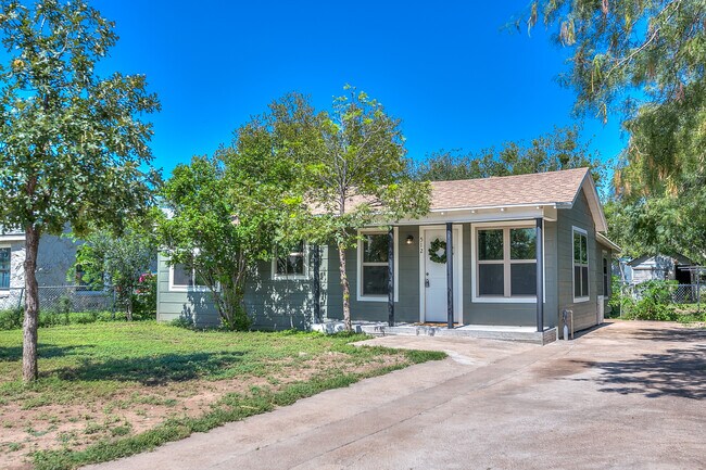 Foto del edificio - 512 E 18th St