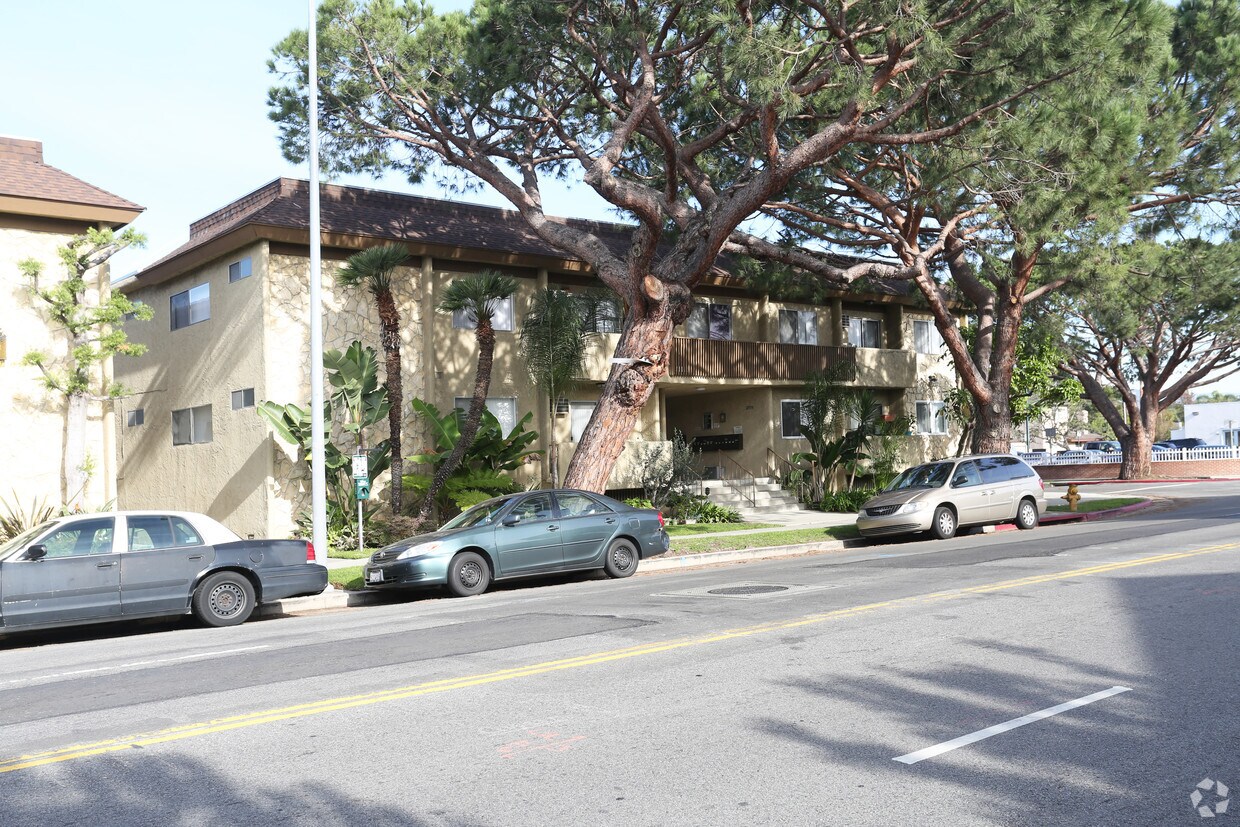 Building Photo - 11755 National Blvd