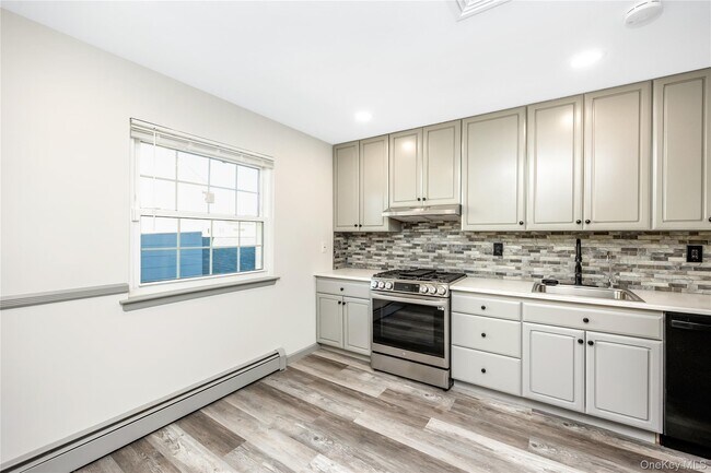Foto del edificio - 2463 Rockville Centre Pkwy