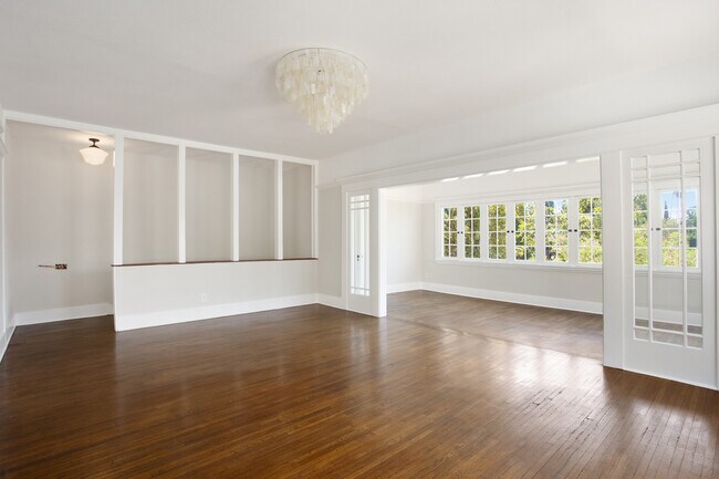 Living Room - 789 E California Blvd