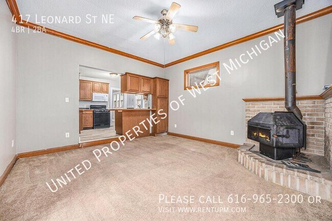 Foto del edificio - Available Now | 4 Bedroom 2 Bath Single Fa...