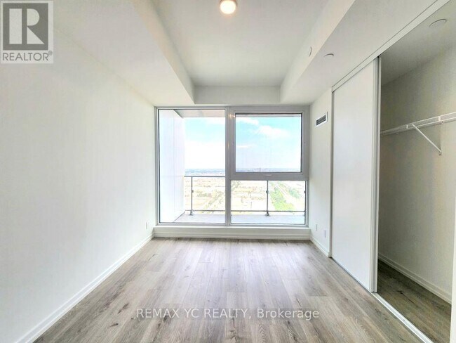 Building Photo - 1000 Portage Pkwy