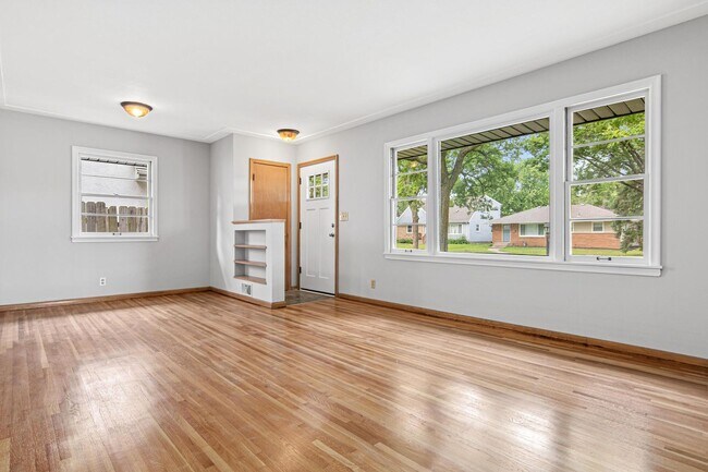 Foto del edificio - 3639 Benjamin St NE